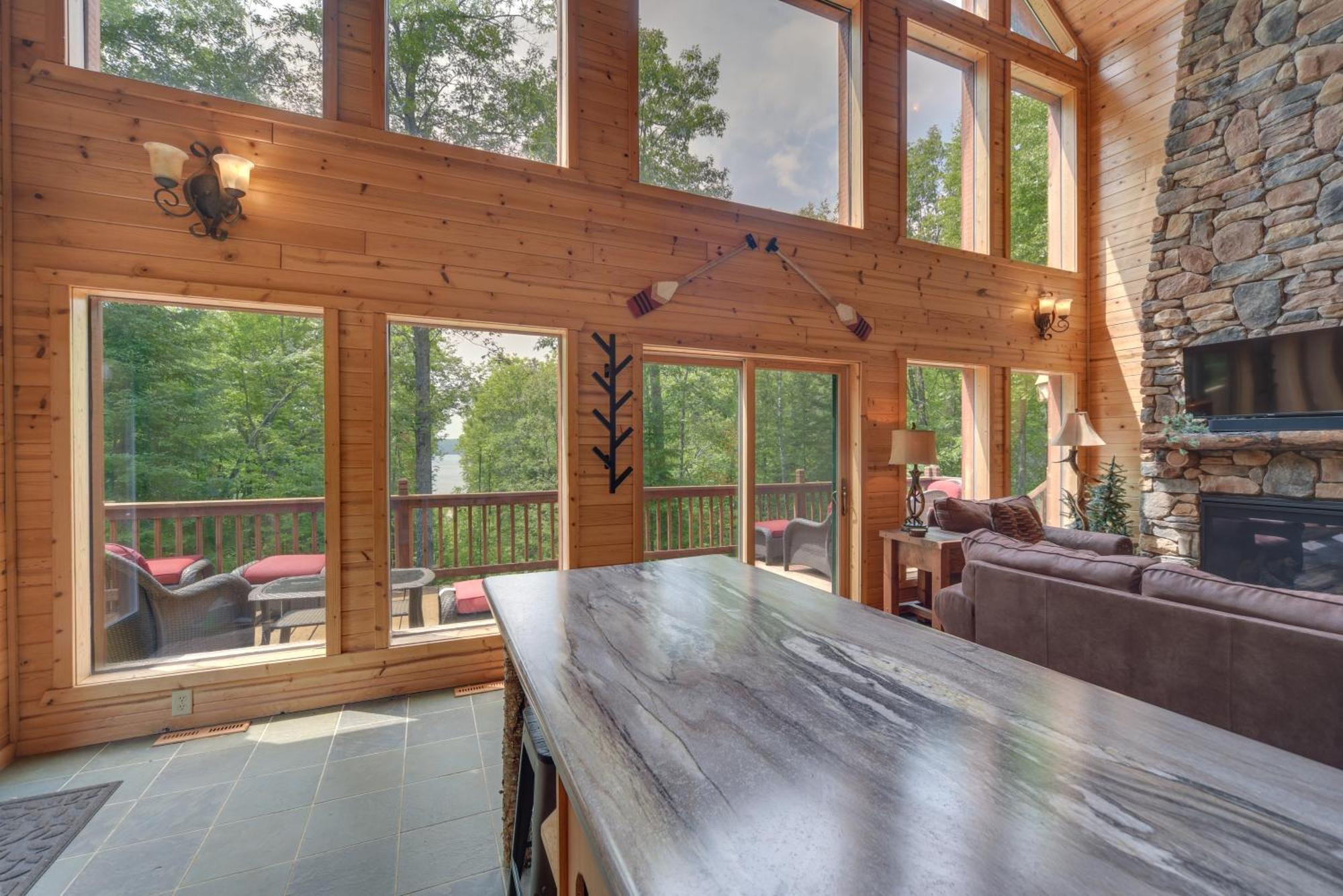 Scenic Hayward Lake View Retreat With Fire Pit Eksteriør bilde